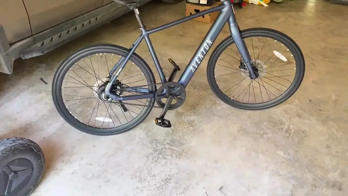 Aventon Soltera 3 ADV during Will's test ride