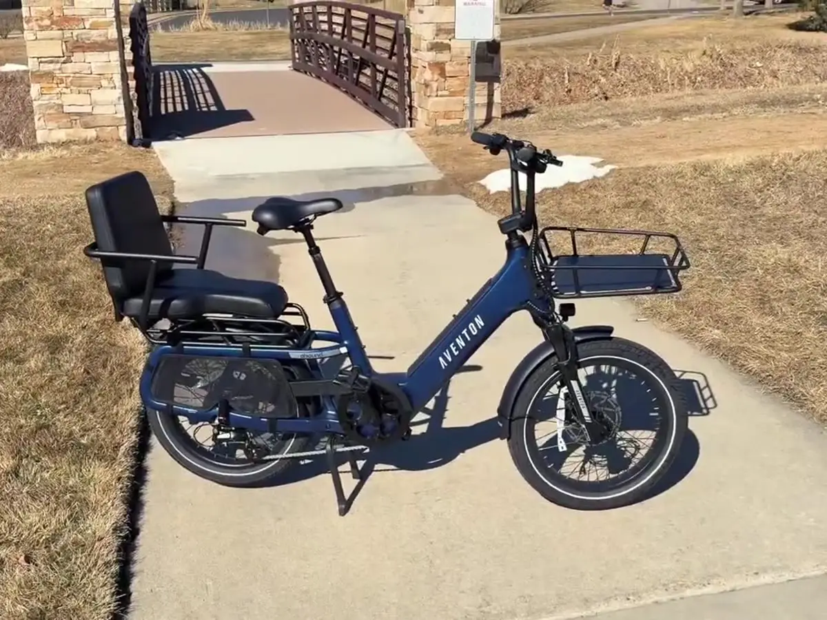 Aventon Abound SR in a frame from Will's own test video