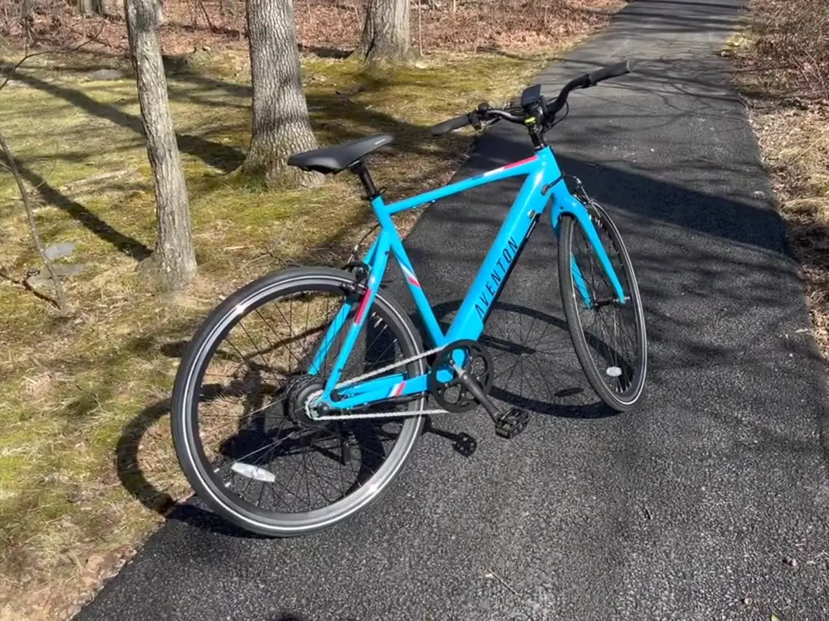 Aventon Soltera (1st gen) in a frame from Will's own test video